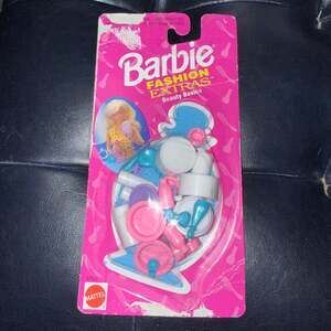 Vintage 1990’s Barbie Fashion Extras Beauty Basics Accessory Set 67036